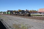 NS 4624 and 9898 take train 28X east through Altoona PA